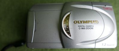 Olympus C-960 Zoom Digital Camera +memory card