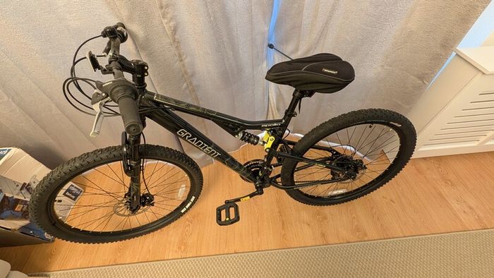 Mountainbike Apollo Gradient Mens Mountain Bike 17 Frame  Like New Condition RRP Euro 362