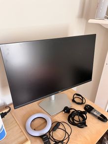 New Dell Computer Monitor - Barely Used