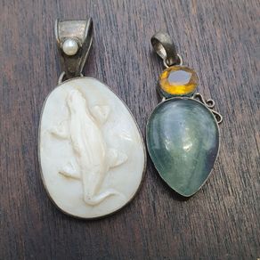 Vintage 925 Sterling Silver Lazard Design Shell & Fluorite Stone Pendant Set Of 2