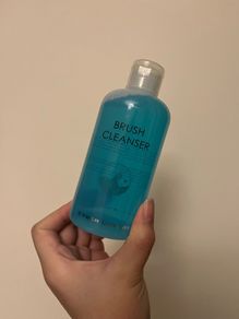 makeup brush cleanser