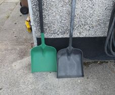 grain shovel