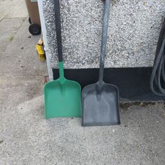 grain shovel