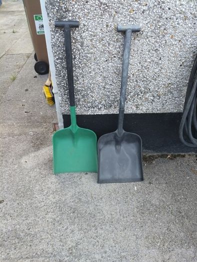 grain shovel