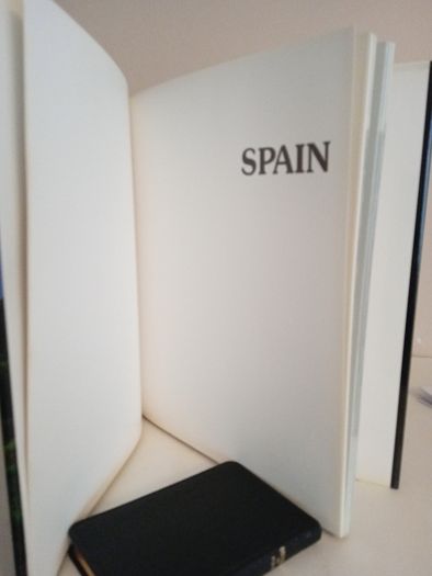 Spain by Luis Carandell with Photography by Ramon Masats (RB190)