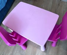 Kids plastic table and 2 chairs
