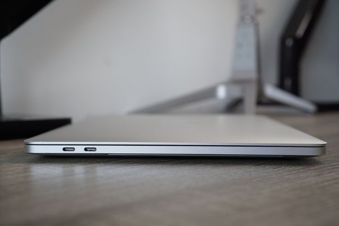 MacbBook Pro 13" 2020 | 10th Gen i5 2.0GHz | 16GB | 512GB