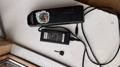 Battery and charger Carrera crossfire e bike