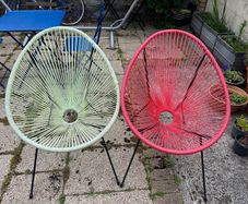 Outdoor lounge chairs