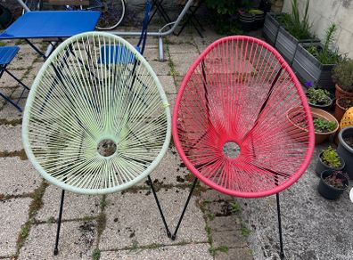 Outdoor lounge chairs