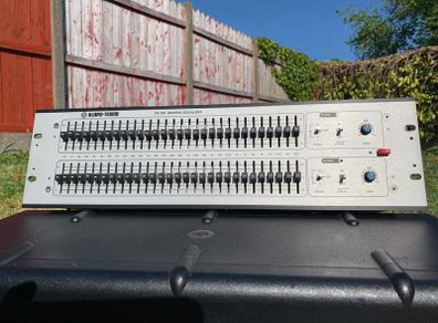 KT DN360 Graphic Equaliser