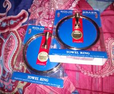 PRICE REDUCED TO SELL!! Original Croydex Winchester solid Brass towel rings for quick sale ONLY 8e!!