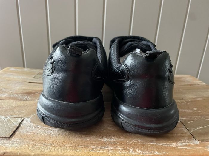 boys shool shoes Clarks black leather 3.5