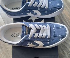 Kids converse
