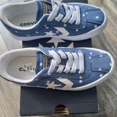 Kids converse