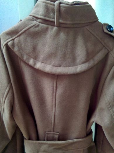 Women's coat with belt