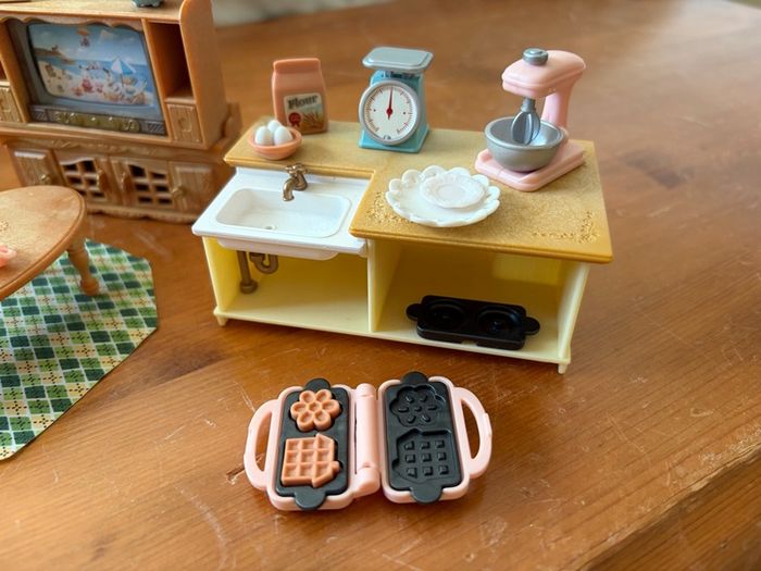 Sylvanian Families Comfy Living Room + Kitchen Island Set