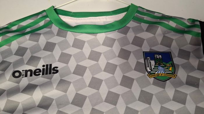 Limerick GAA Official O'Neills Hurling Jersey (Youths 11-12 Years) FREE POST