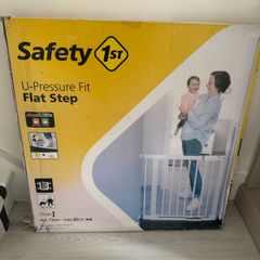 Safety 1st U-Pressure fit flat step gate