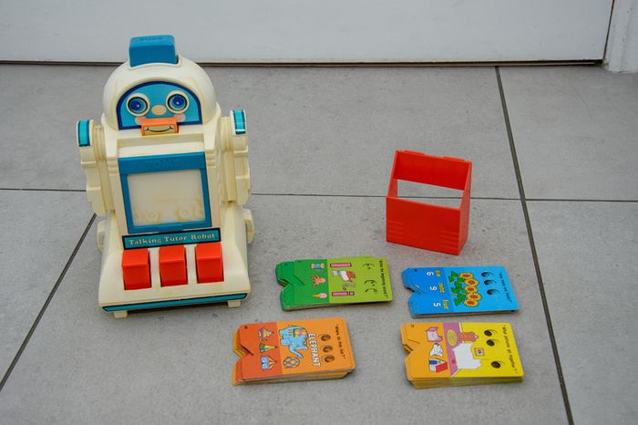 Vintage Toy 1986 Tomy Tomytime Talking Tutor Robot all 50 Cards
