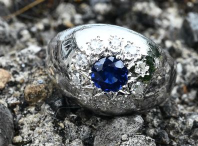Vintage Ladies or Gents 1960s Sapphire & Diamond Ring