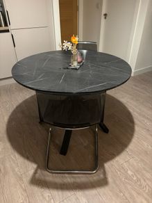 Round kitchen table & 2 chairs