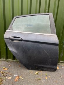 Ford fiesta door