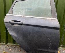 Ford fiesta door