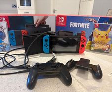 Nintendo Switch, Pro Controller and 2 games