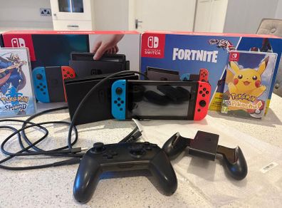 Nintendo Switch, Pro Controller and 2 games