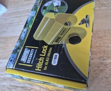 trailer hitch lock