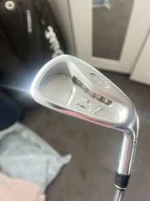 Taylormade irons 5-SW stiff shaft