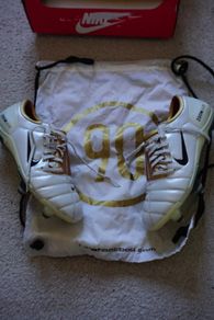 Football Boots Nike Air Zoom Total 90 III White/Gold (2004) Size 7UK SG