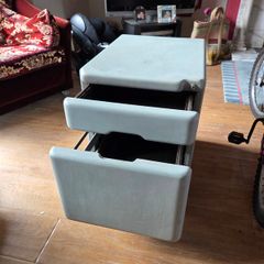 Filing cabinet on wheels