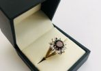 Vintage 18ct Yellow Gold Garnet & Diamond Cluster Ring
