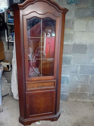 display cabinet