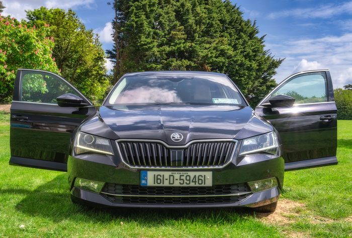 2016 Skoda Superb L&K 4X4 150BHP Pristine Long NCT 2027 Full MSL History