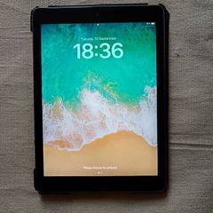 iPad 6th Gen & Apple Pencil 1