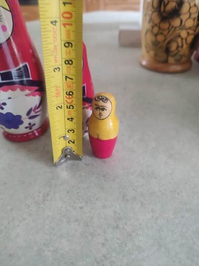 Russian Folk Art Matryoshka Family 4 Wooden Nesting Dolls