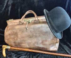 large antique Gladstone bag