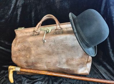 large antique Gladstone bag