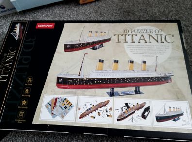 Titanic 3d puzzle please red description