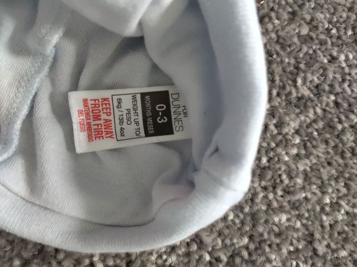 Newborn 0/3 hats  and body suit
