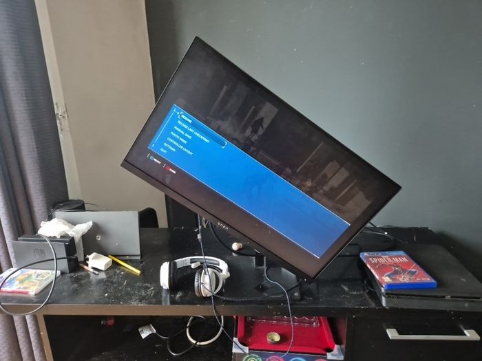 pc monitor and  ps4
