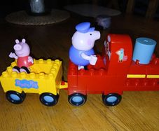 Peppa pigs construction train set with peppa pig and grandpa pig