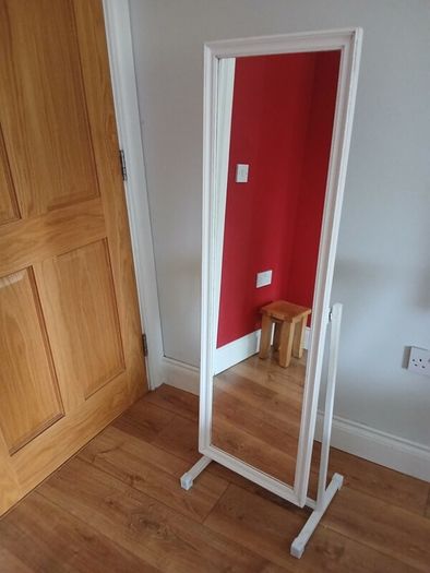 Free Standing Swivel mirror
