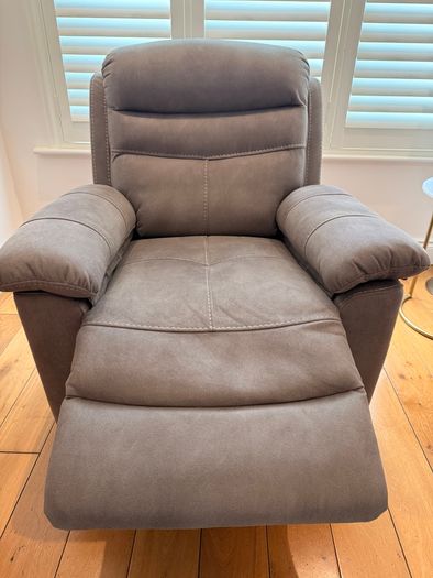 Recliner armchair