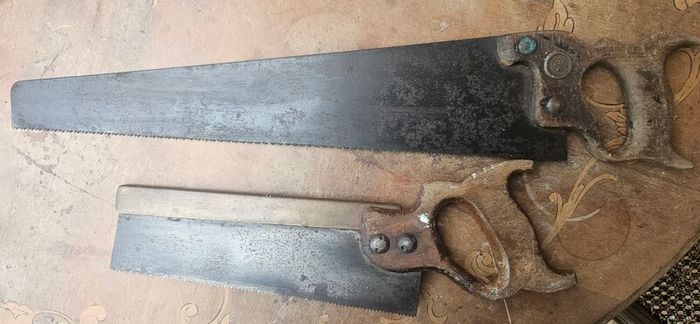 2 hand saws