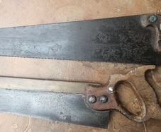 2 hand saws