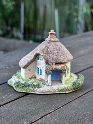 Lilliput Lane Cats Coombe Cottage